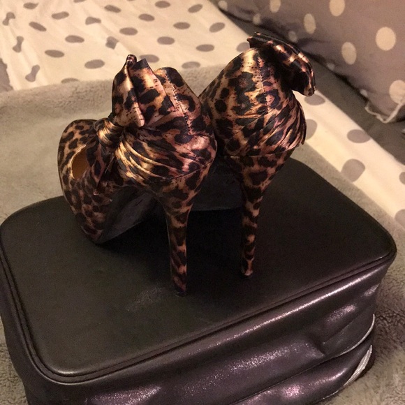 Cheetah bow heels - Picture 4 of 4